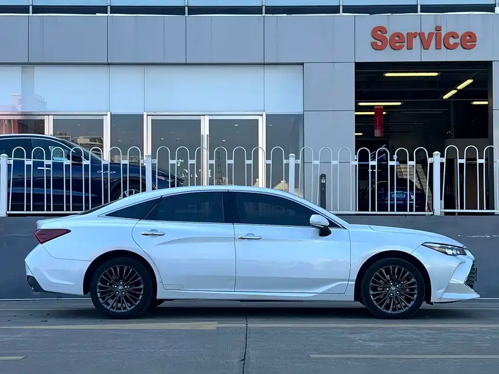 Toyota Avalon 2022 из CN, фото 9