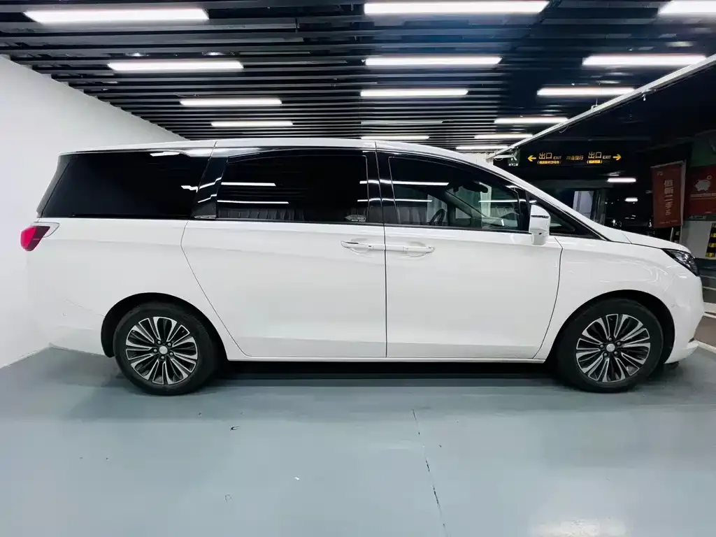 Buick GL8 2022 из CN, фото 6