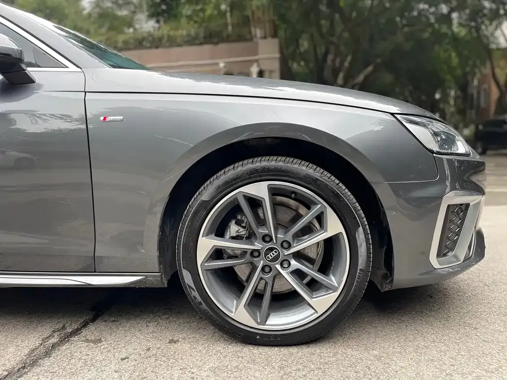 Audi A4L 2024 из CN, фото 9