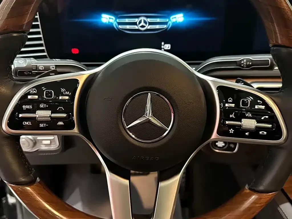 Mercedes-Benz GLS — фото 4