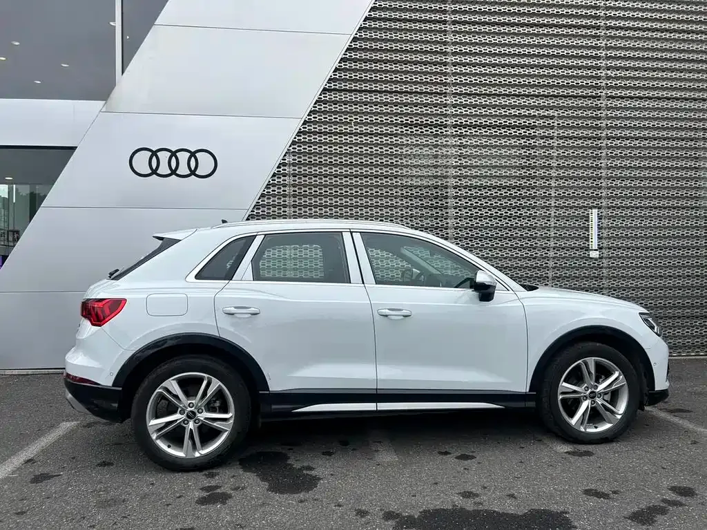 Audi Q3 2023 из CN, фото 8