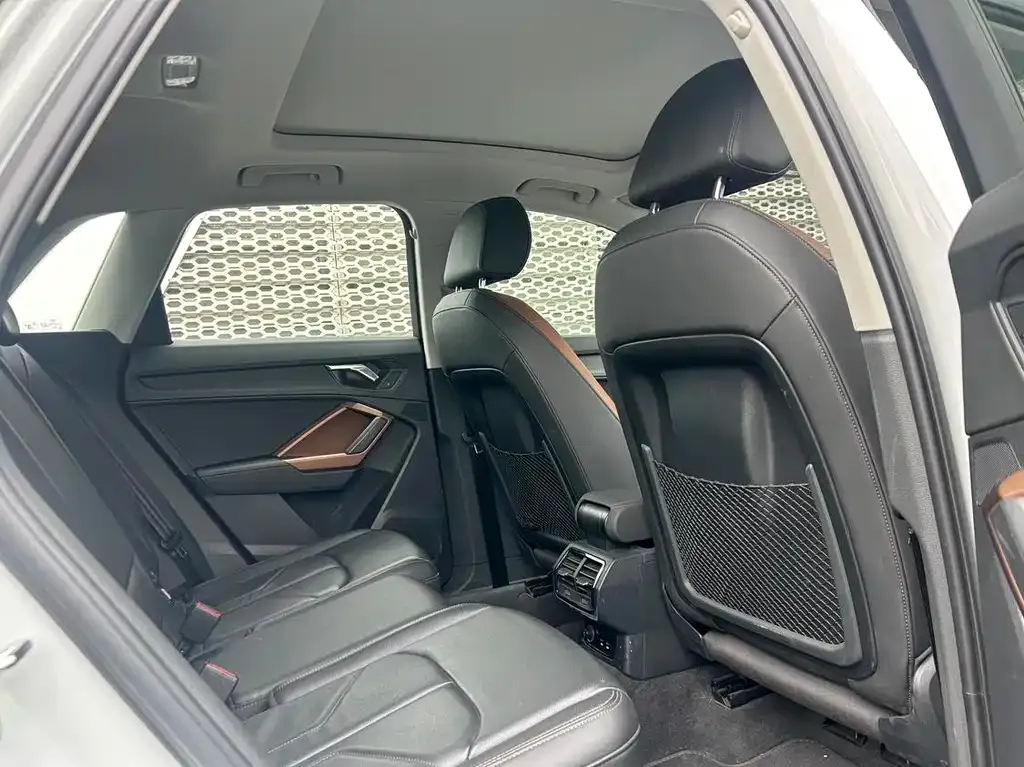Audi Q3 2023 из CN, фото 6