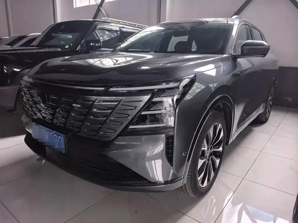 Changan CS75PLUS — фото 1