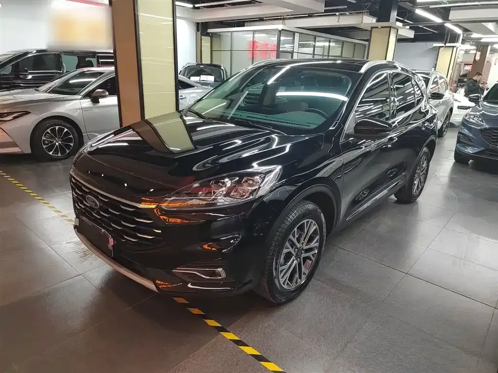 Ford Escape 2023 из CN, фото 1