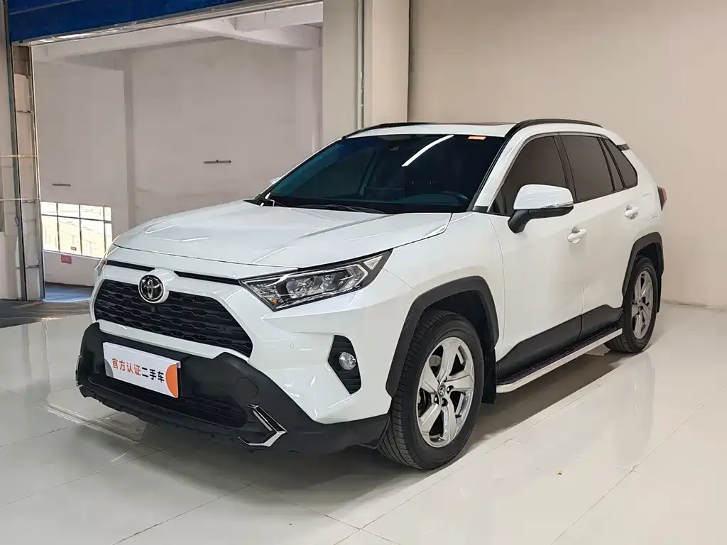 Toyota RAV4 2022 из CN, фото 1