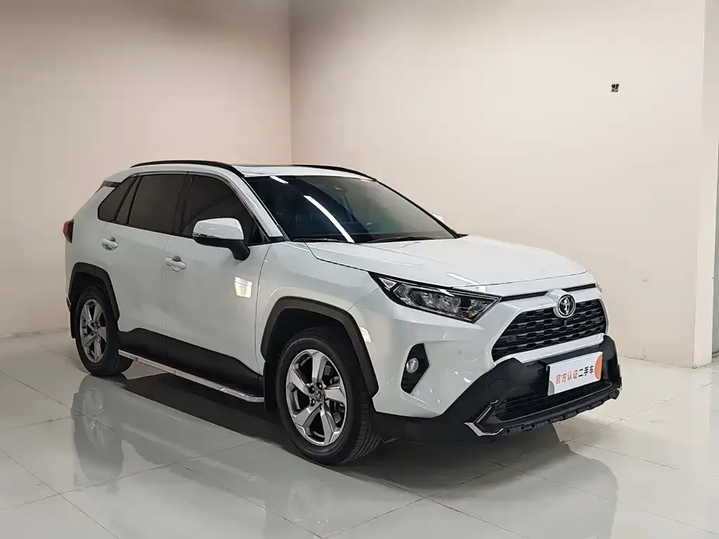 Toyota RAV4 2022 из CN, фото 2
