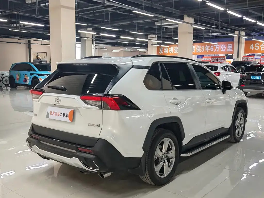 Toyota RAV4 2022 из CN, фото 5