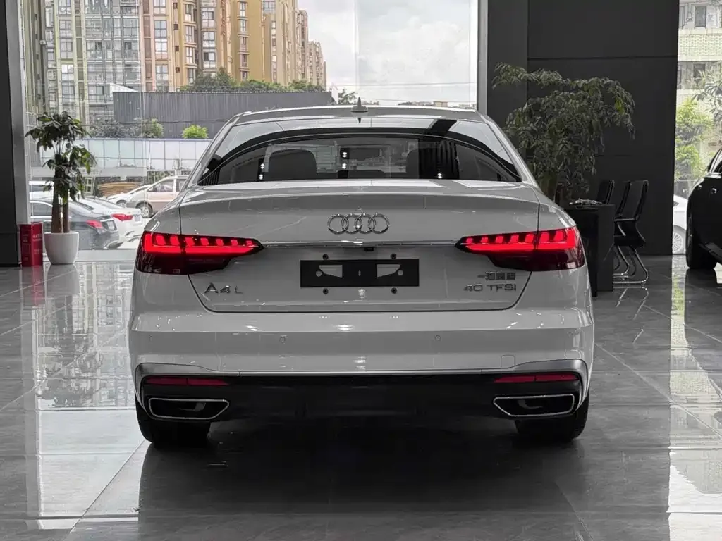 Audi A4L 2021 из CN, фото 7
