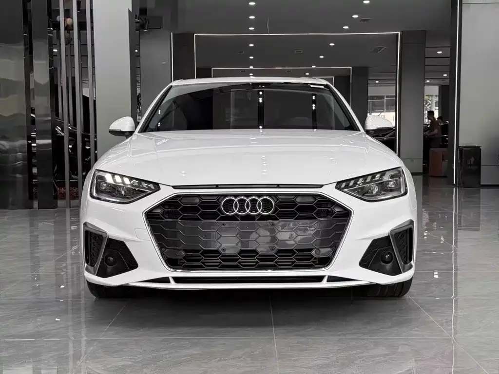 Audi A4L 2021 из CN, фото 10