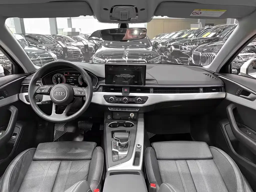 Audi A4L 2021 из CN, фото 9