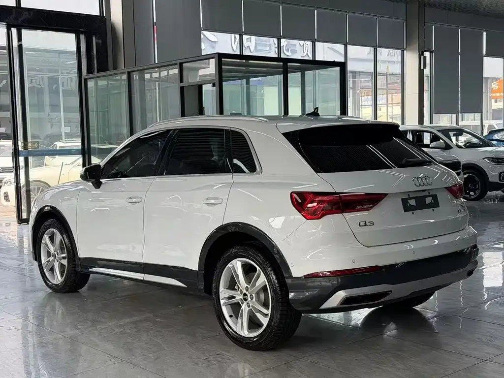 Audi Q3 2021 из CN, фото 10