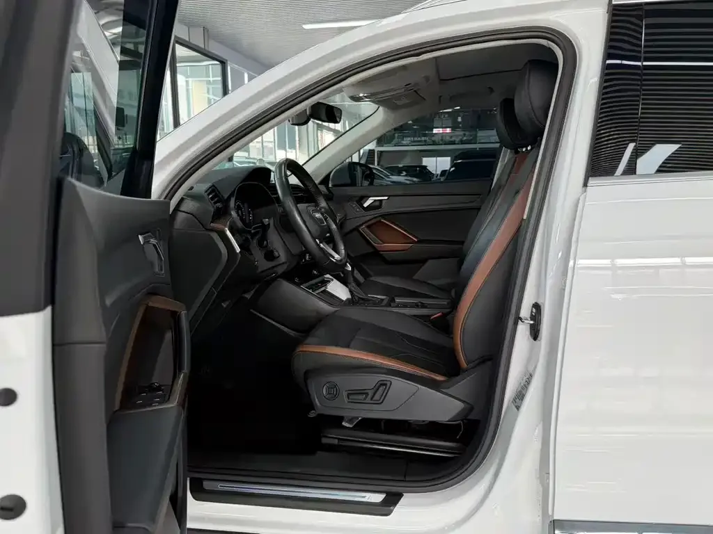 Audi Q3 2021 из CN, фото 5