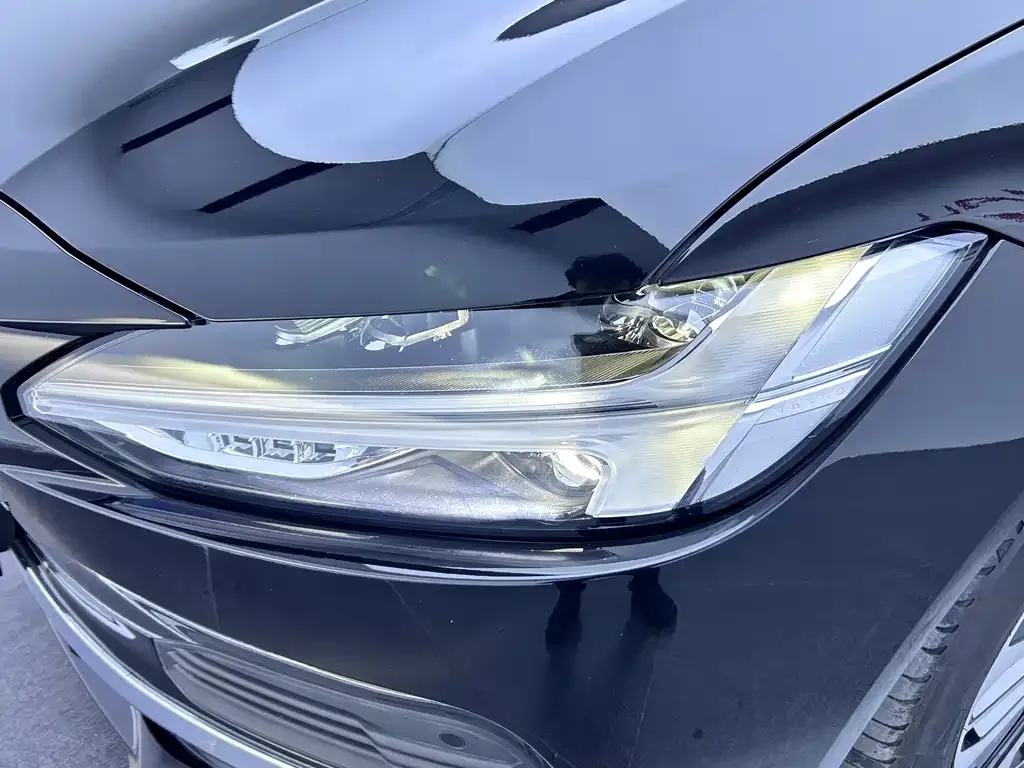Volvo S90 PHEV 2024 из CN, фото 9