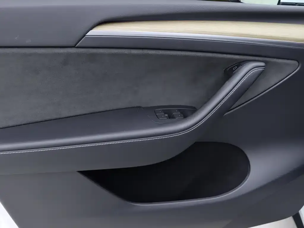 Tesla Model Y 2023 из CN, фото 10