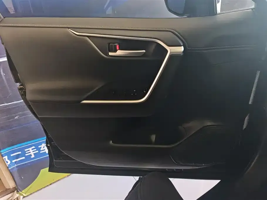 Toyota Wildlander 2023 из CN, фото 2