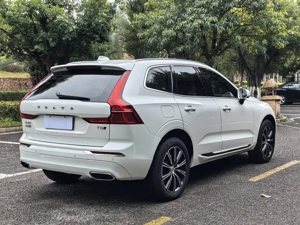 Volvo XC60 2021 из CN, фото 8