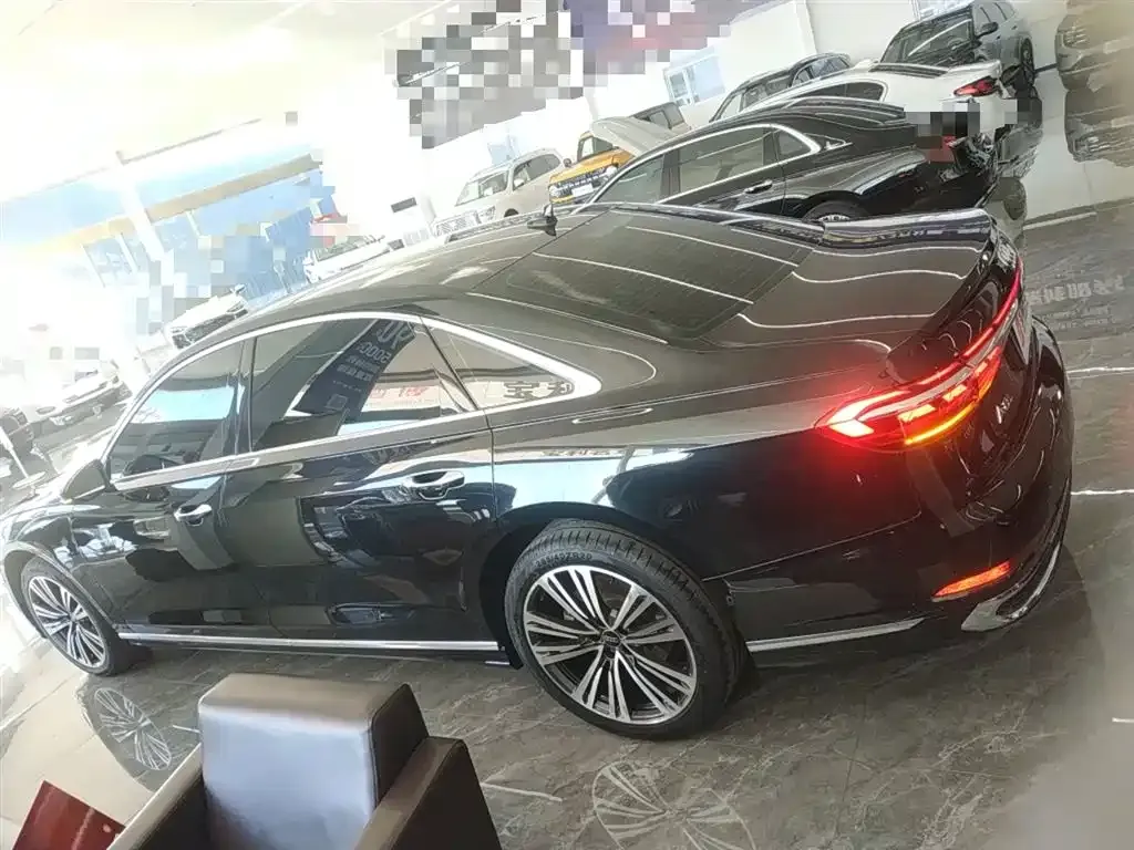 Audi A8 2023 из CN, фото 8