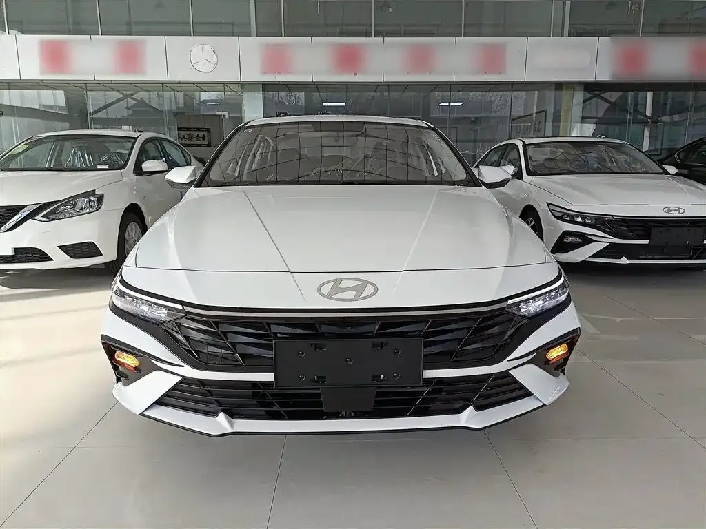 Hyundai Elantra 2025 из CN, фото 3