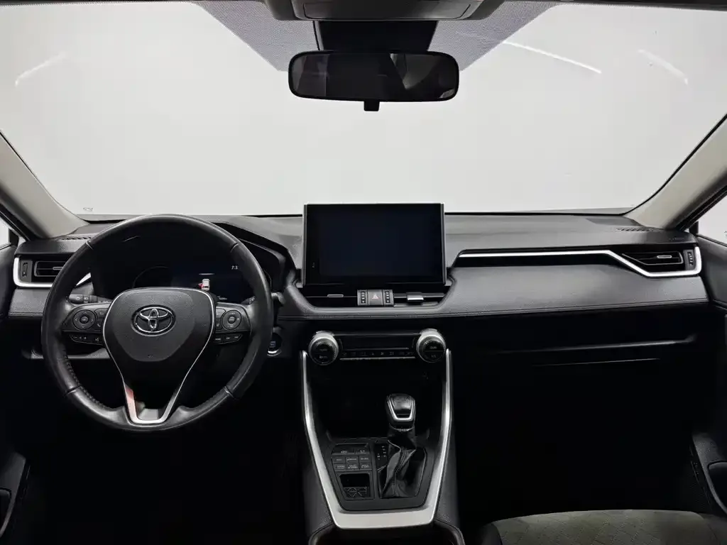 Toyota RAV4 — фото 6