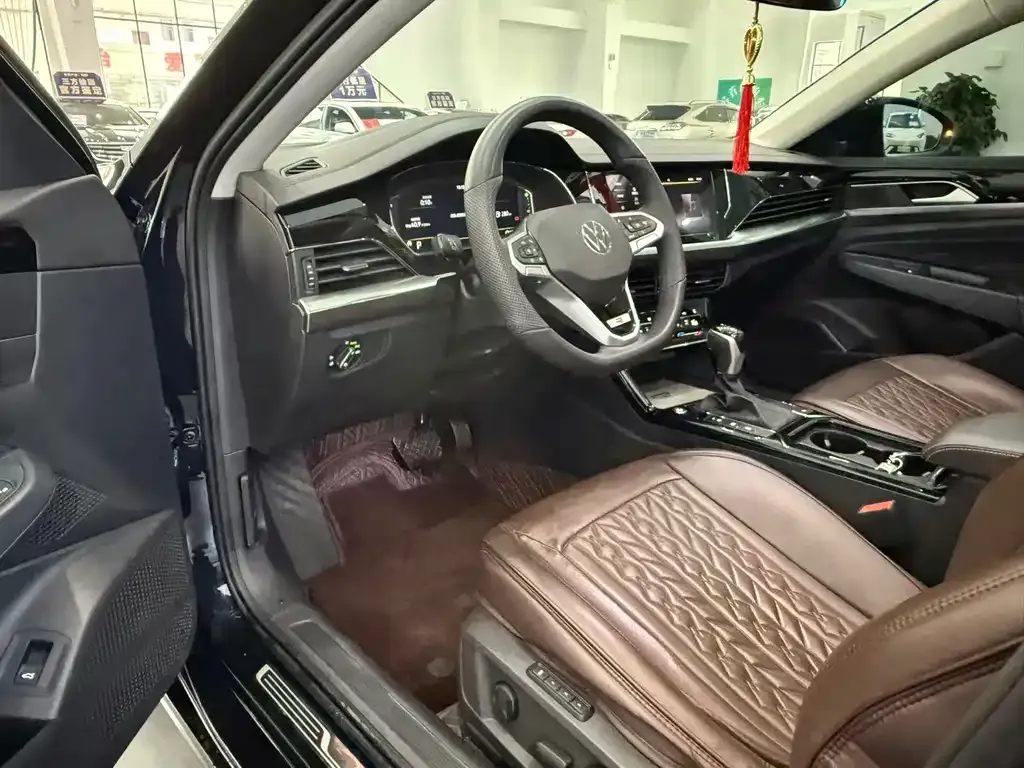 Volkswagen Passat 2025 из CN, фото 5