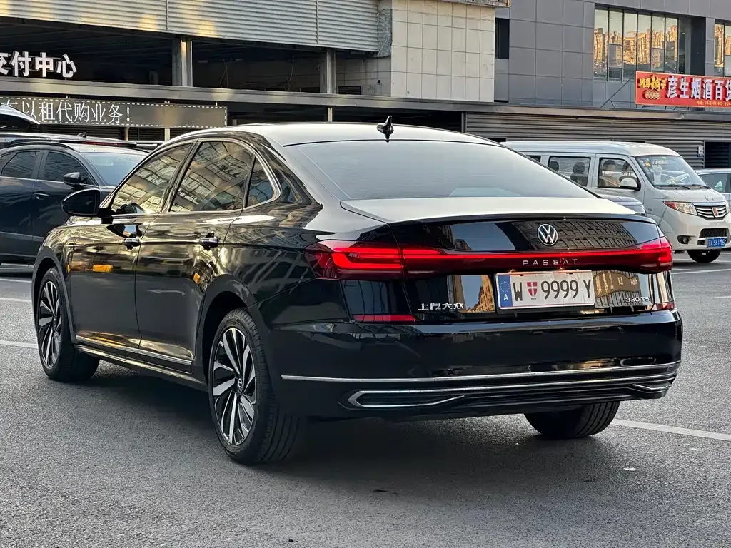 Volkswagen Passat 2023 из CN, фото 5