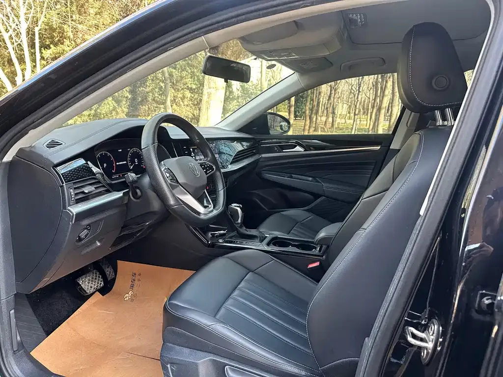 Volkswagen Passat 2023 из CN, фото 5