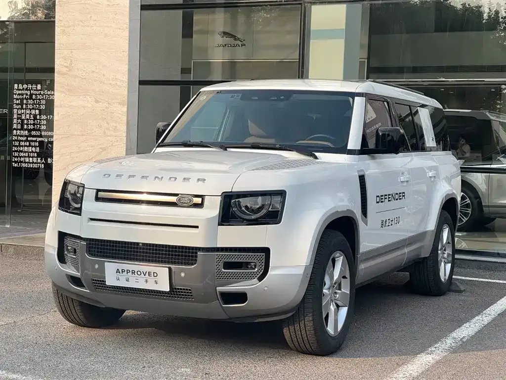 Land Rover Defender — фото 1
