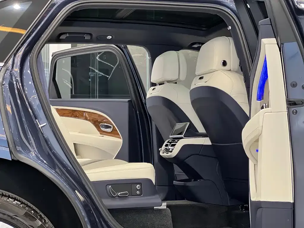 Bentley Bentayga 2024 из CN, фото 3