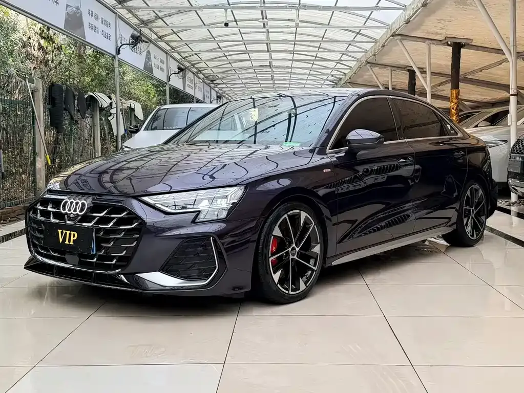 Audi A3 — фото 1