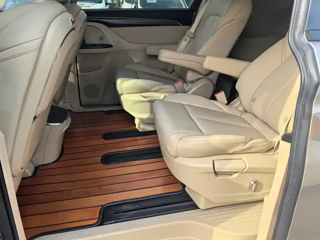 Buick GL8 2023 из CN, фото 5