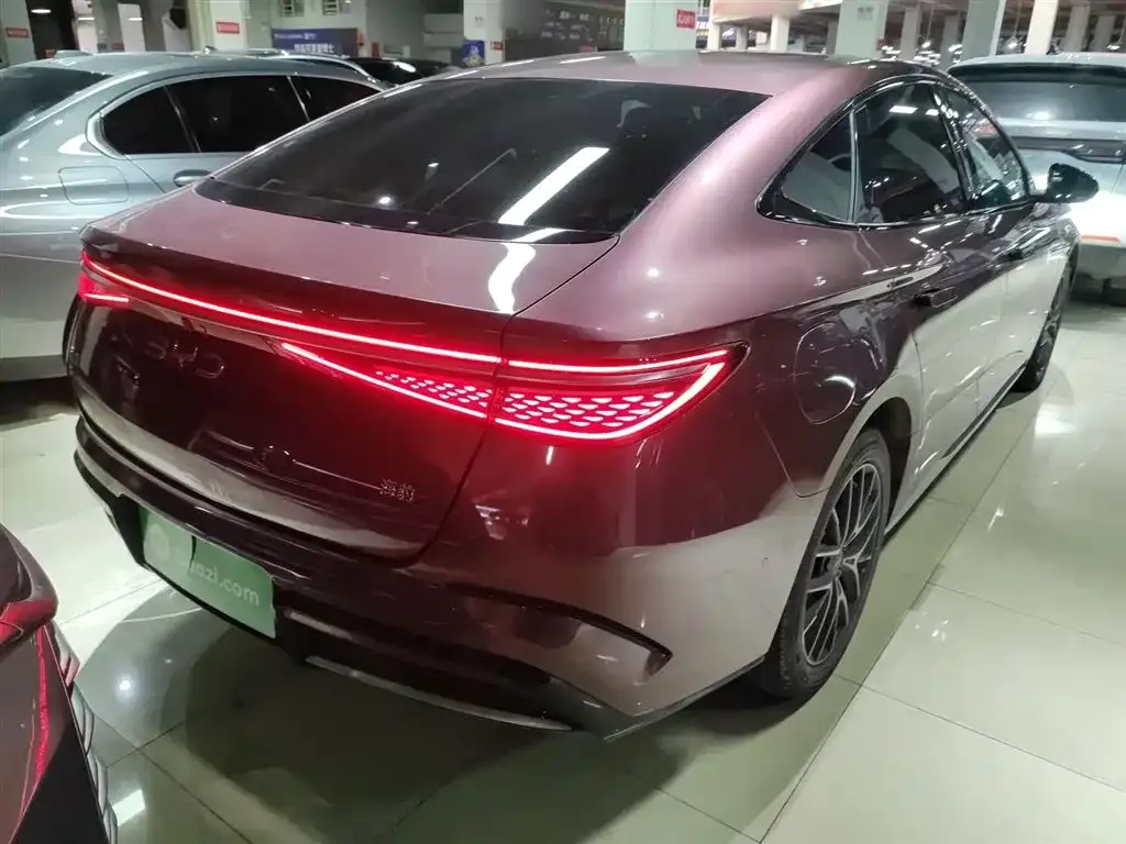BYD Seal — фото 8