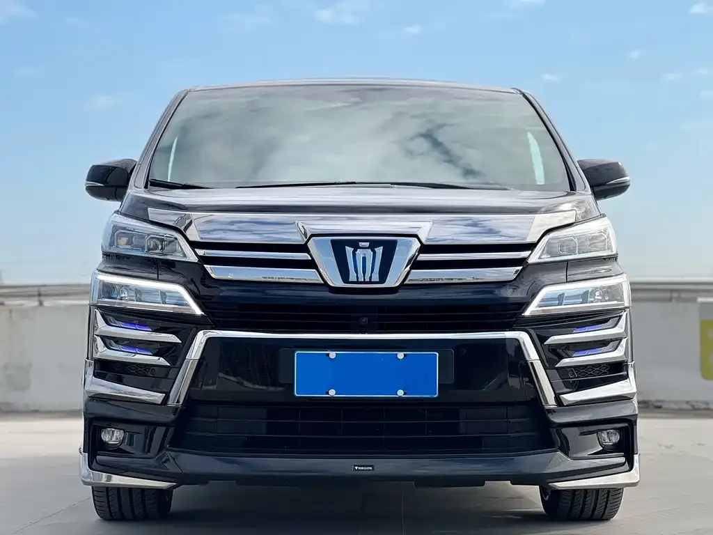 Toyota Vellfire — фото 3