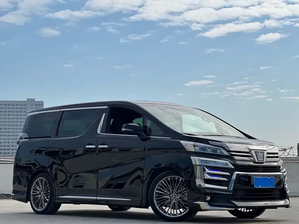 Toyota Vellfire — фото 7