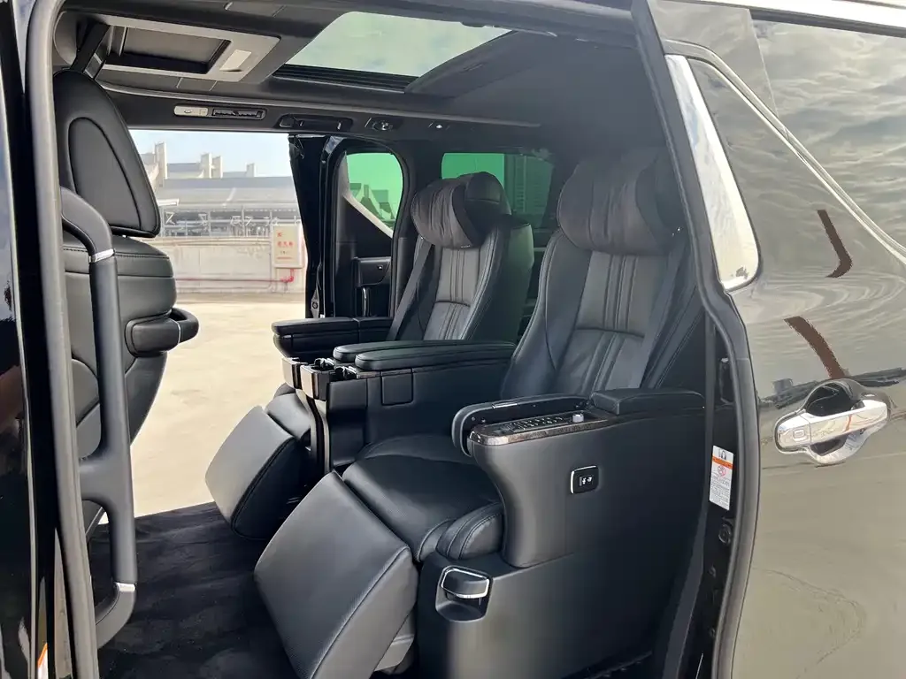Toyota Vellfire — фото 4