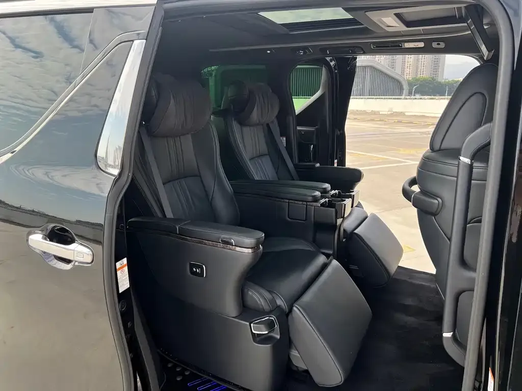 Toyota Vellfire — фото 5