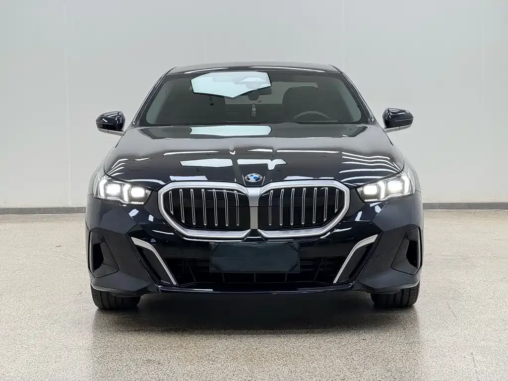 BMW 5 Series — фото 5