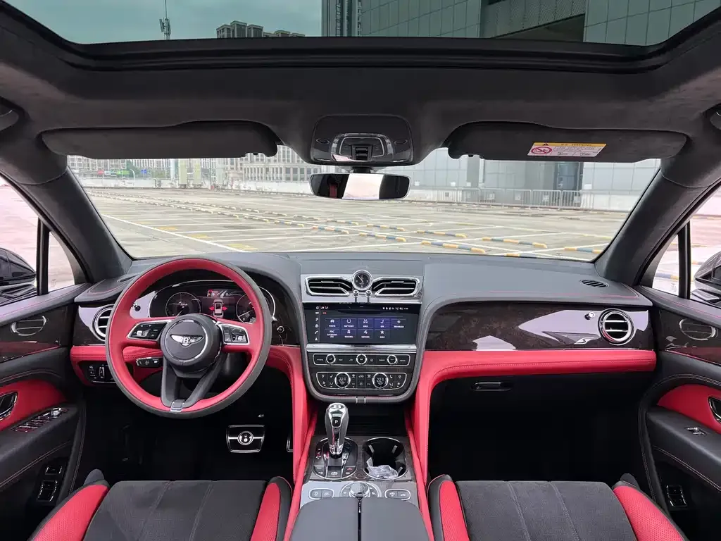 Bentley Bentayga 2022 из CN, фото 6
