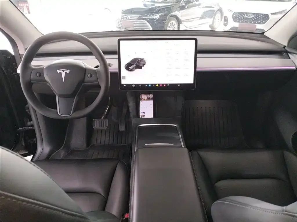 Tesla Model Y — фото 5
