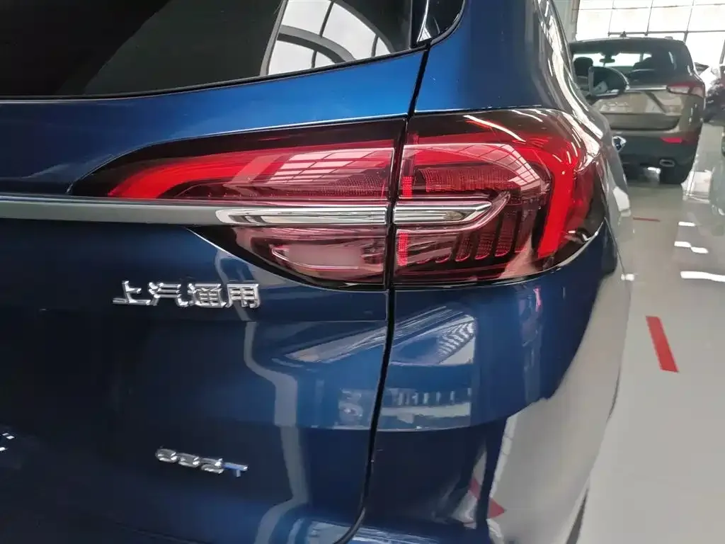 Buick Envision Plus — фото 8