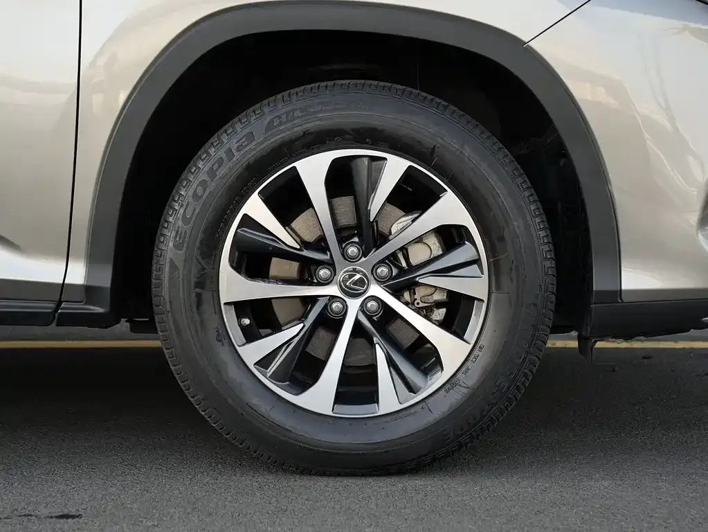 Lexus RX — фото 10