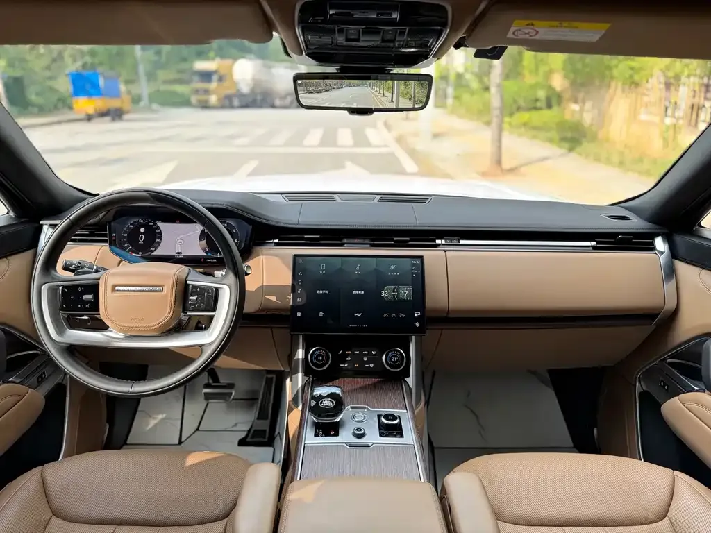 Land Rover Range Rover 2023 из CN, фото 2
