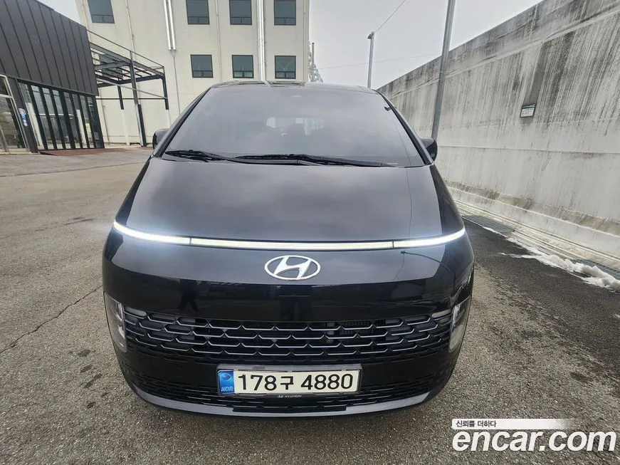 Hyundai Staria — фото 1