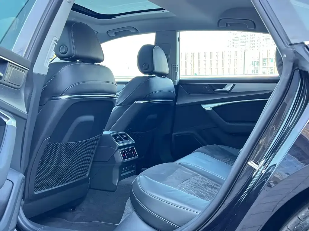 Audi A7L 2025 из CN, фото 5