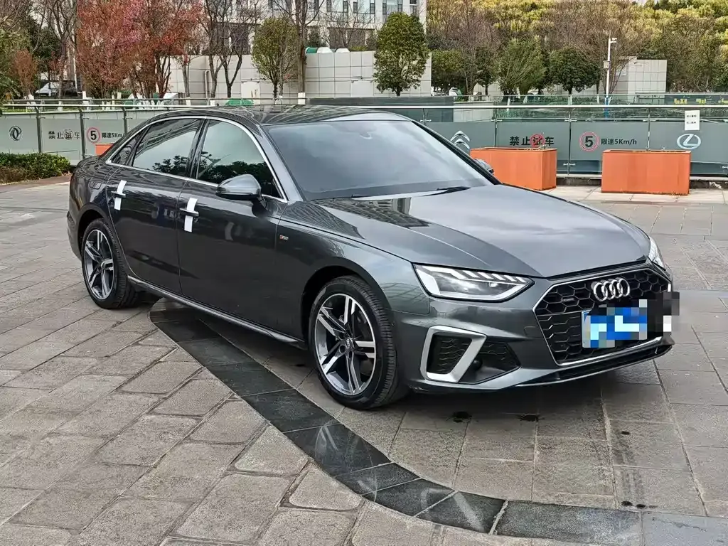 Audi A4L 2021 из CN, фото 8