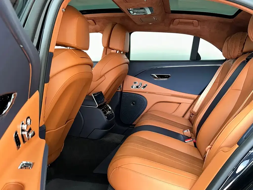 Bentley Flying Spur — фото 4