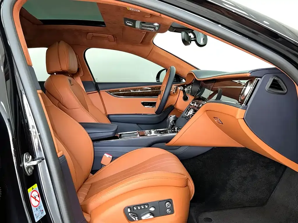 Bentley Flying Spur — фото 9