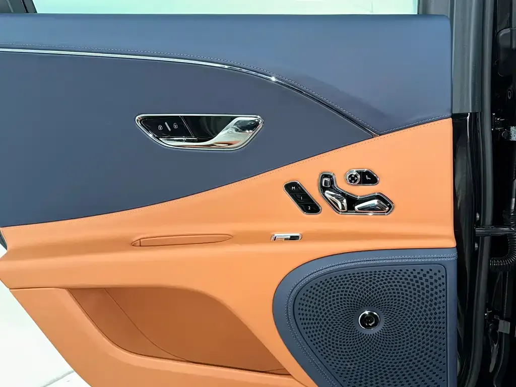 Bentley Flying Spur — фото 2