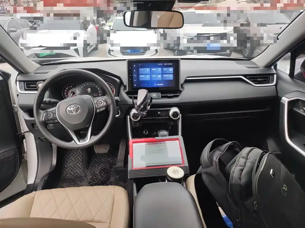 Toyota RAV4 2023 из CN, фото 3