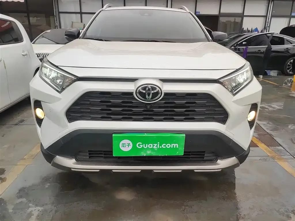Toyota RAV4 2023 из CN, фото 9