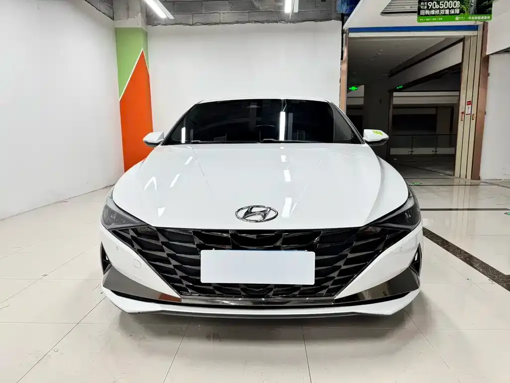 Hyundai Elantra — фото 8